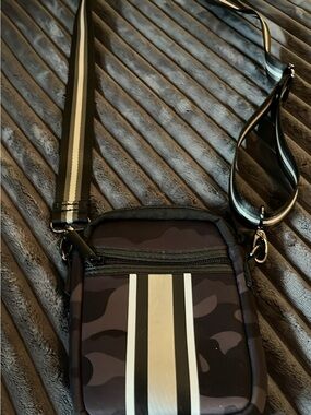 HAUTE SHORE Men's Black Camo Crossbody with White Reflective Stripes
